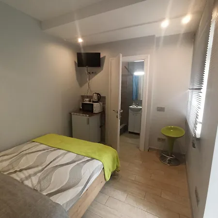 міні-смарт,10 хв пішком від жд вокзалу *